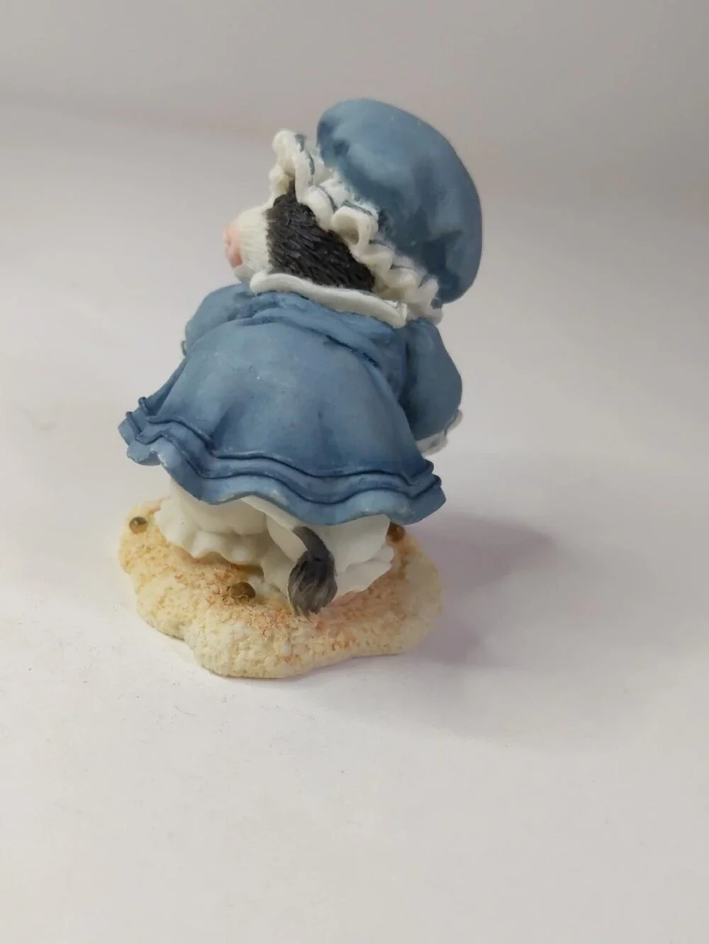 Vintage Enesco Mary’s Moo Moos AUGUST 'Moo And Me By The Sea' Figurine